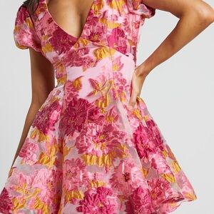 BRAILEY JACQUARD MINI DRESS - PUFF SLEEVE DRESS IN PINK